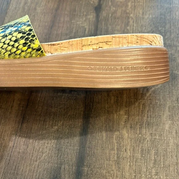 Donald J. Pliner Fifi Snake Print sandals - Picture 4 of 8